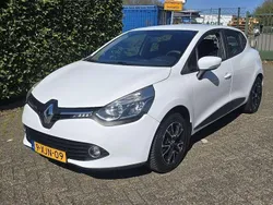 Wit Gebruikt 2014 Renault Clio IV Expression Hatchback | € 5.500 (Eerlijke prijs)