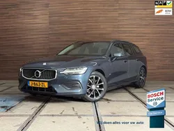 Blauw Gebruikt 2020 Volvo V60 Momentum Stationwagen | € 22.490 (Eerlijke prijs)