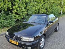 Zwart Gebruikt 1998 Opel Astra Cabriolet Comfort Cabriolet | € 1.375