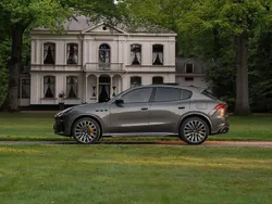 Grijs Gebruikt 2023 Maserati Grecale SUV | € 124.500