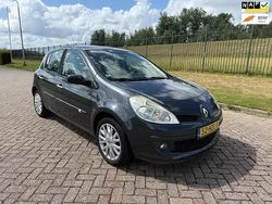 Grijs Gebruikt 2009 Renault Clio II Collection Hatchback | € 1.950 (Eerlijke prijs)