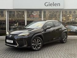 Zwart Gebruikt 2019 Lexus UX 250h Sport Line SUV | € 27.400 (Eerlijke prijs)