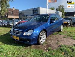 Blauw Gebruikt 2002 Mercedes C220 Coupé | € 1.799 (Iets duurder)