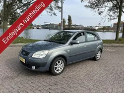 Grijs Gebruikt 2008 Kia Rio Hatchback | € 995 (Goede deal)