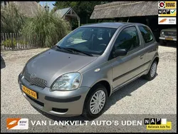 Grijs, metallic lak Gebruikt 2005 Toyota Yaris Hatchback | € 2.350 (Eerlijke prijs)