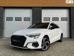 Wit Gebruikt 2021 Audi A3 Sportback S-Line Hatchback | € 32.490 (Iets duurder)