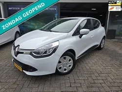 Wit Gebruikt 2016 Renault Clio IV Expression Hatchback | € 7.450 (Eerlijke prijs)