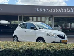 Wit Gebruikt 2017 Lancia Ypsilon Gold Hatchback | € 8.990 (Eerlijke prijs)