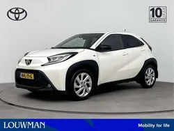 Wit Gebruikt 2022 Toyota Aygo Limited Hatchback | € 17.780 (Eerlijke prijs)