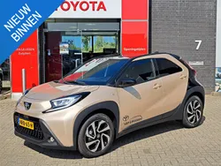 Bruin Nieuw 2025 Toyota Aygo Pulse Hatchback | € 25.685 (Eerlijke prijs)