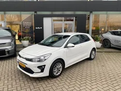 Wit Gebruikt 2023 Kia Rio Hatchback | € 20.945 (Eerlijke prijs)