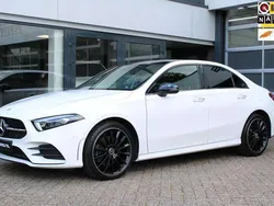 Wit Gebruikt 2023 Mercedes A250 AMG line Sedan | € 33.900 (Eerlijke prijs)
