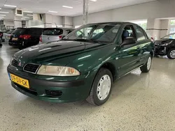 Groen, metallic lak Gebruikt 2000 Mitsubishi Carisma Sedan | € 2.750