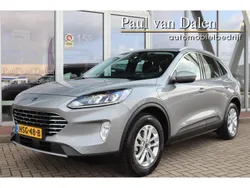 Grijs, metallic lak Gebruikt 2022 Ford Kuga Titanium SUV | € 23.920 (Goede deal)