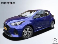 Glass blue (blauw metallic) Gebruikt 2024 Mazda 2 Exclusive-Line Hatchback | € 27.845 (Eerlijke prijs)