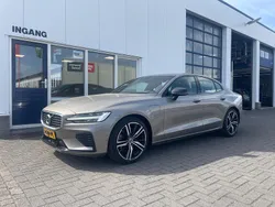 Grijs Gebruikt 2020 Volvo S60 R-Design Sedan | € 23.950 (Iets duurder)