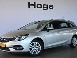 Grijs, metallic lak Gebruikt 2020 Opel Astra Edition Stationwagen | € 10.940 (Goede deal)