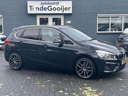 Zwart Gebruikt 2016 BMW 218 Active Tourer Executive MPV | € 15.900 (Eerlijke prijs)