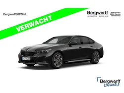 Zwart, metallic lak Gebruikt 2025 BMW 550 M Sport Sedan | € 89.875