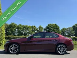 Rood Gebruikt 2016 Alfa Romeo Giulia Super Sedan | € 24.950