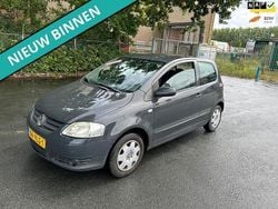 Grijs, metallic lak Gebruikt 2009 VW Fox Trendline Hatchback | € 1.699 (Iets duurder)