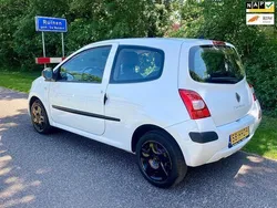 Wit Gebruikt 2008 Renault Twingo Authentique Hatchback | € 2.399 (Eerlijke prijs)