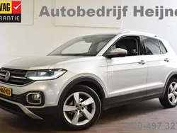Grijs Gebruikt 2022 VW T-Cross Style SUV | € 23.445 (Goede deal)