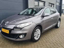 Grijs Gebruikt 2012 Renault Mégane III Expression Hatchback | € 3.950 (Eerlijke prijs)