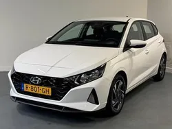 Wit Gebruikt 2022 Hyundai i20 Comfort Hatchback | € 14.950 (Eerlijke prijs)