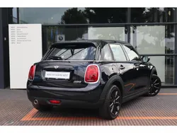 Enigmatic black Gebruikt 2021 Mini Cooper Hatchback | € 23.500 (Duur)