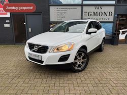 Wit (metallic) Gebruikt 2015 Volvo XC60 Momentum SUV | € 19.950 (Super prijs)