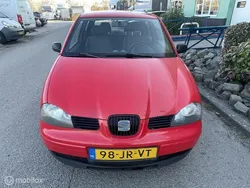 Rood Gebruikt 2002 Seat Arosa Hatchback | € 950 (Eerlijke prijs)