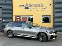 Grijs Gebruikt 2022 BMW 330e M Sport Stationwagen | € 35.450 (Goede deal)