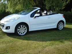 Wit Gebruikt 2011 Peugeot 207 Griffe Cabriolet | € 4.250 (Eerlijke prijs)