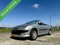 Grijs Gebruikt 2002 Peugeot 206 CC Cabriolet | € 1.750 (Eerlijke prijs)