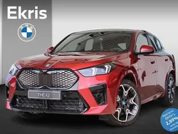 Rood Nieuw 2025 BMW iX2 M Sport SUV | € 74.537 (Duur)