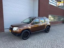 Bruin, metallic lak Gebruikt 2010 Dacia Duster Lauréate SUV | € 5.999 (Eerlijke prijs)