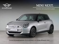 Melting silver iii (licht grijs metallic) Gebruikt 2024 Mini Cooper SE Favoured Hatchback | € 34.450 (Eerlijke prijs)