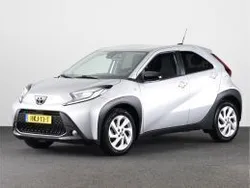 Grijs Gebruikt 2024 Toyota Aygo Pulse Hatchback | € 18.745 (Eerlijke prijs)