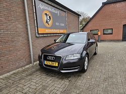 Grijs (metallic) Gebruikt 2010 Audi A3 Sportback Attraction Hatchback | € 2.995 (Eerlijke prijs)