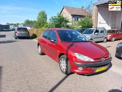 Rood Gebruikt 2004 Peugeot 206 Hatchback | € 599