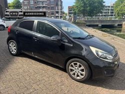Zwart Gebruikt 2013 Kia Rio Start Hatchback | € 2.000
