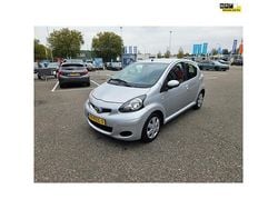 Grijs Gebruikt 2009 Toyota Aygo Comfort Hatchback | € 2.650 (Eerlijke prijs)