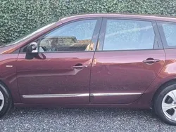 Rood Gebruikt 2013 Renault Scénic III Bose Edition MPV | € 4.950 (Super prijs)