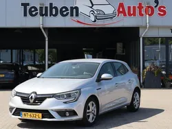 Grijs Gebruikt 2017 Renault Mégane IV Zen Hatchback | € 8.495 (Iets duurder)