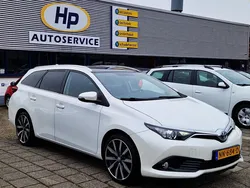 Wit Gebruikt 2017 Toyota Auris Hybrid Trend Hatchback | € 15.000 (Eerlijke prijs)