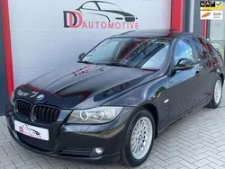 Zwart, metallic lak Gebruikt 2010 BMW 318 Executive Sedan | € 6.900 (Eerlijke prijs)