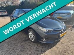 Grijs, metallic lak Gebruikt 2016 Toyota Auris Limited Hatchback | € 8.945 (Eerlijke prijs)