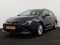 Blauw metallic Gebruikt 2024 Toyota Corolla Active Stationwagen | € 28.445 (Eerlijke prijs)