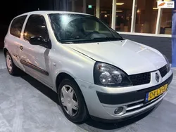 Grijs Gebruikt 2003 Renault Clio II Hatchback | € 699 (Super prijs)
